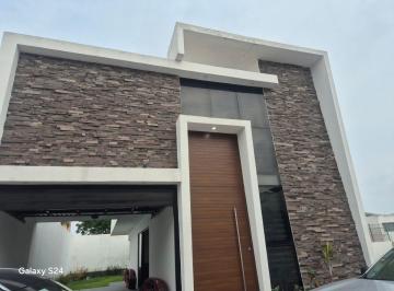 Casa de 4 habitaciones, Alvarado · Casa en Venta con Recamará en Planta Baja Lomas Residencial La Riviera Veracruzana