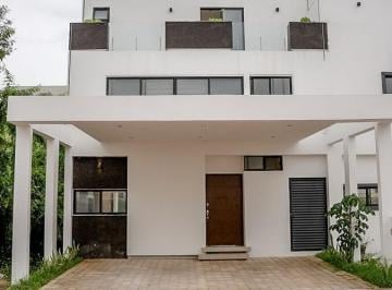 Casa · 225m² · 3 Recámaras · 2 Estacionamientos · Casa en Residencial Río
