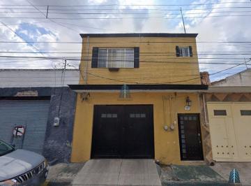 Casa de 5 habitaciones, Guadalajara · Amplia Casa de 2 Niveles en Col. El Fresno
