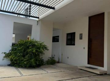 Casa · 150m² · 3 Recámaras · 2 Estacionamientos · Residencial Arbolada: Casa Amueblada / Furnished Home