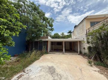 Casa · 258m² · 3 Recámaras · 2 Estacionamientos · Casa en Venta en Mérida, Para Remodelar, Zona Centro, Cerca a Paseo de Montejo