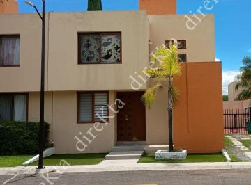 Casa en condominio de 3 habitaciones, Corregidora · Propiedad Bancaria, en Venta Casa en Condominio Puerta Real, 3 Rec. 2.5 Baños, Privada C/amenidades