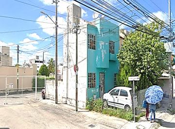 Casa de 1 habitación, Cancún · Casa en Dos Niveles con Superficie de Terreno de 76 m² con 1 Recámara en Venta en Villas del Mar Plu