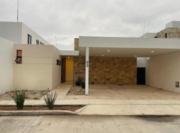 e91dc8a3d27c1f65146a7036dc6b5a680d3ac81f9432d5a43ba2d0311c1219e1 · Casa de Una Planta con Piscina en Temozón Norte | 3 Recámaras | Seguridad 24/7