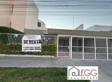 Casa de 4 habitaciones, Guadalajara · Casa de 260 m² con 4 Recámaras en Renta en Chapalita