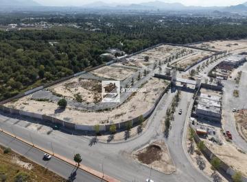 1 · Terreno Grande en Fraccionamiento Al Norte de Saltillo
