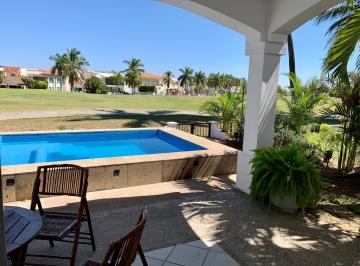 Terraza · Rento Bonita Casa con Alberca en Campo de Golf Marina El Cid