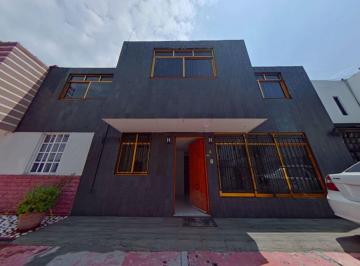Casa en condominio de 4 habitaciones, Iztacalco · Casa en Condominio Funcional con Excelente Ubicación en Agrícola Pantitlan.