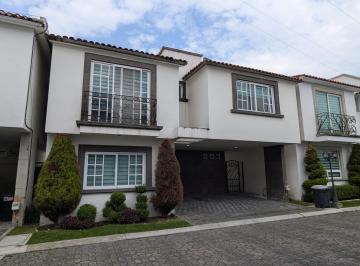 Casa · 240m² · 3 Recámaras · 2 Estacionamientos · Casa en Renta Cerca de Av Tecnologico en Metepec
