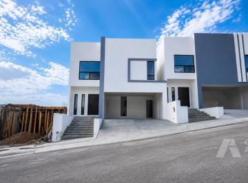 Casa · 230m² · 3 Recámaras · 2 Estacionamientos · Casa en Condesa Rejon