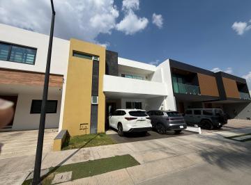 Casa en condominio de 4 habitaciones, Zapopan · Casa en Renta en El Carmen Habitat