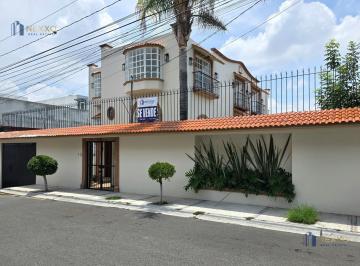 Casa · 593m² · 5 Recámaras · 10 Estacionamientos · Casa en Venta en Colinas del Cimatario, Querétaro