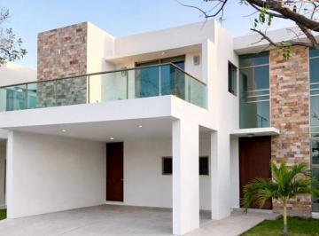 Casa · 280m² · 3 Recámaras · 2 Estacionamientos · Casa en Temozón Norte