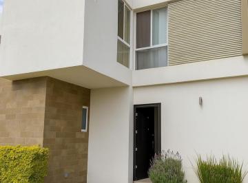 Casa · 142m² · 3 Recámaras · 2 Estacionamientos · Casa en Venta en Privada Cantera, Pozos