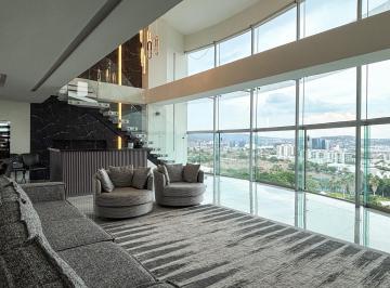 Departamento · 393m² · 3 Recámaras · 13 Estacionamientos · Penthouse en Venta en Regency Towers Jurica