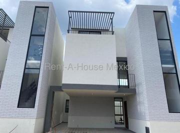 Casa de 3 habitaciones, El Marqués · Rento Casa en Zibata con 3 Niveles 3 Recamaras 4 Baños 2 Autos y Modernas Amenidades