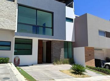 Casa de 4 habitaciones, Zapopan · Casa en Venta Valle Imperial Precio de Oportunidad!