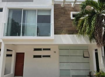 Casa · 142m² · 3 Recámaras · 2 Estacionamientos · Se Renta Casa Sin Muebles Residencial Arbolada Av Huayacan