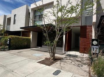 Casa · 180m² · 3 Recámaras · 2 Estacionamientos · Casa - Residencial El Refugio
