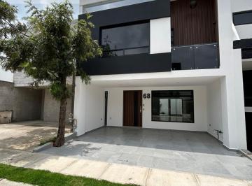 Casa · 260m² · 2 Estacionamientos · Venta de Casa en La Antigua Cementera, Puebla, Cuatro Recamaras con Baño Cada Una y Roof Garden con