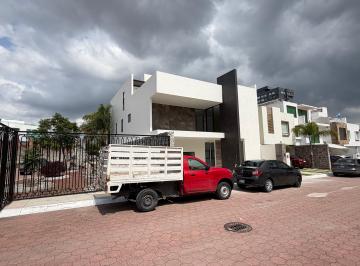 Casa de 4 habitaciones, Pachuca · Casa en Venta en Arboledas de San Javier Pachuca con 210 m² de Terreno, Esquina, con Recámara en P/b