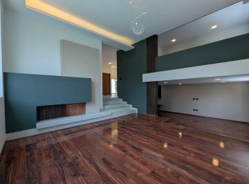 Casa · 320m² · 3 Recámaras · 5 Estacionamientos · Residencia de Lujo en Venta en La Calera | Diseño Moderno, Amplios Jardines y Acabados Premium