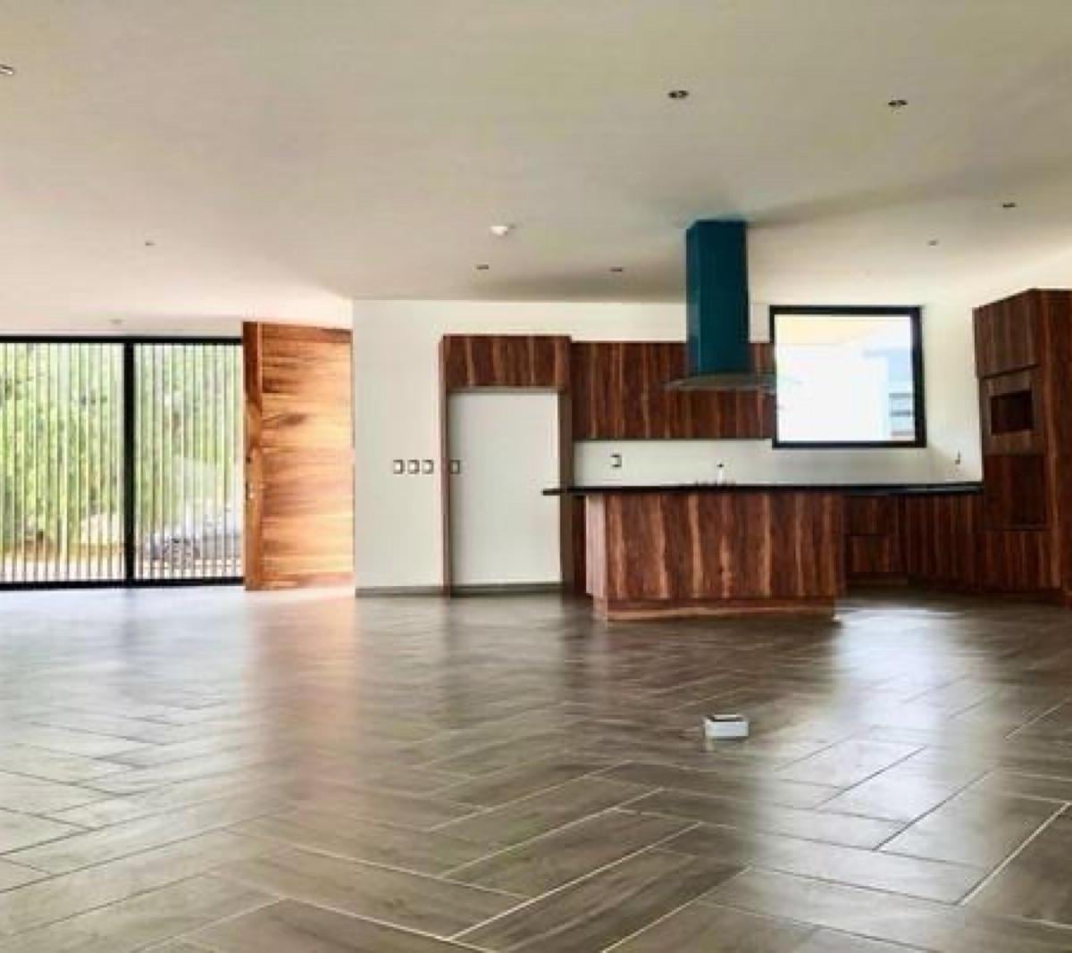 295 m² House with 3 Bedrooms for Sale in Zirándaro