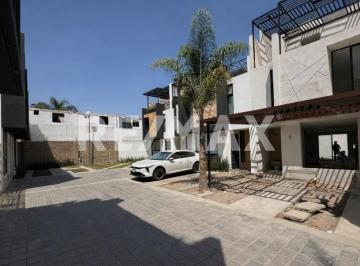 Casa · 156m² · 1 Recámara · 2 Estacionamientos · Casa en Venta - (4)