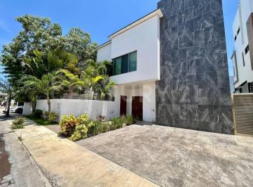 Casa · 364m² · 3 Recámaras · 2 Estacionamientos · Casa en Venta Residencial Aqua | Doble Terreno | Paneles Solares