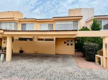 Casa · 3 Recámaras · 3 Estacionamientos · Renta de Casa en Jardines de Juriquilla