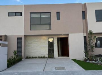 Casa de 3 habitaciones, Querétaro · Casa en Renta en Lomas del Marqués, Querétaro | 3 Recámaras | $18,000 Mensuales