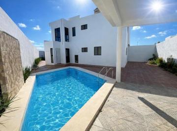 Casa de 3 habitaciones, Mérida · Casa en Venta en Mérida, Dzityá con 3 Habitaciones y Alberca, Yucatán