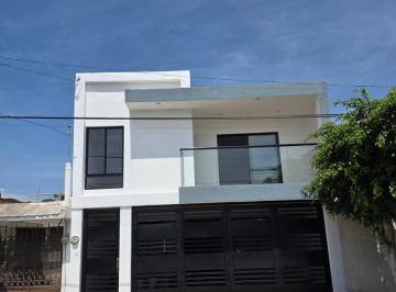 Oficina · 3 Recámaras · 2 Estacionamientos · Casa en Renta Para Oficina o Consultorios