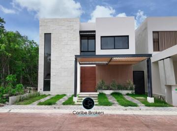 Casa · 256m² · 4 Recámaras · 2 Estacionamientos · Casa Moderna en Vía Cumbres