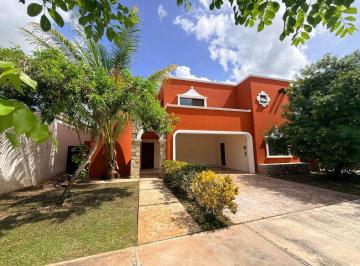 Casa de 5 habitaciones, Mérida · Casa en Renta, en Privada, Las Fincas Temozón Norte