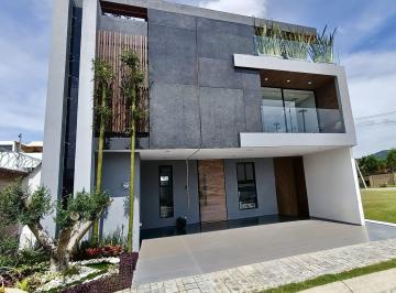 Casa · 362m² · 4 Recámaras · 3 Estacionamientos · Casa en Venta Cascatta II Lomas de Amgelópolis