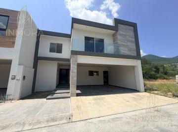 Casa · 310m² · 3 Recámaras · 2 Estacionamientos · Casa en Fraccionamiento Aysso, Los Rodriguez