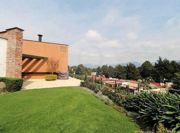 Casa · 760m² · 4 Recámaras · 6 Estacionamientos · Club de Golf Los Encinos: Casa en Renta en Club de Golf Los Encinos