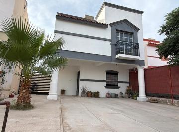 N/A · Casa en Renta en Fracc. Puerta de Hierro, Muy Cerca de Plaza Misiones, por Av Teófilo Borunda