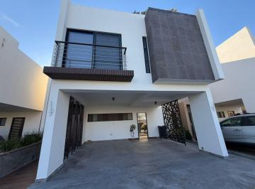 N/A · Casa Inteligente en Venta con Jacuzzi y Paneles Solares | Frente a Parque