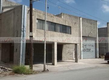 Nave industrial · 750m² · 4 Estacionamientos · Nave Industrial en Renta en Villa San Antonio