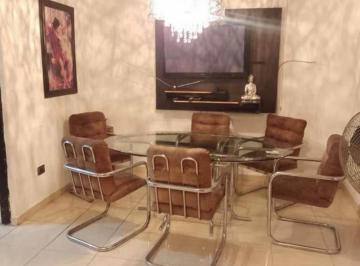 Casa de 3 habitaciones, Guadalupe · Casa Amueblada