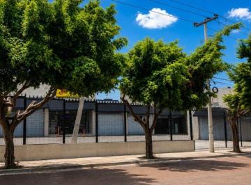 Bodega comercial , Querétaro · Local Comercial en Renta en Plaza San Isidro, Juriquilla | 72 m² | Doble Altura