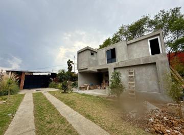 Casa · 183m² · 3 Recámaras · 2 Estacionamientos · Casa - Fraccionamiento Jardines de Ahuatepec