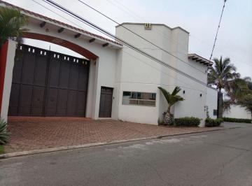 Casa de 5 habitaciones, Emiliano Zapata · Espectacular Casa Campeste en Venta