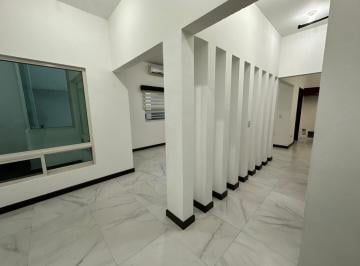 Casa · 494m² · 4 Recámaras · 5 Estacionamientos · Casa en Venta en Mirador del Campestre, Spgg