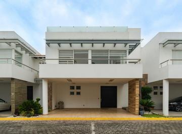 Casa en condominio de 3 habitaciones, Metepec · Casa en Venta en Fraccionamiento Privado con Excelente Ubicación en Metepec
