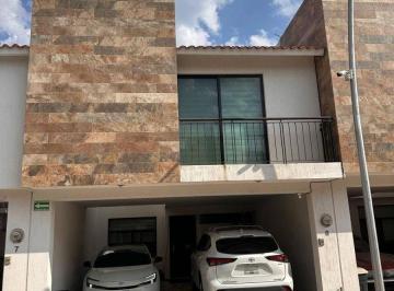 Casa de 3 habitaciones, San Luis Potosí · Casa en Venta en Privada Amanecer