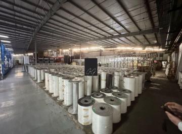 Bodega comercial , Atizapán de Zaragoza · Bodega en Renta en Atizapan de 3,000 m², Entrada de Trailer.