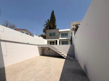 Casa · 230m² · 3 Recámaras · 2 Estacionamientos · Casa en Preventa en Privada en Fraccionamiento Burgos